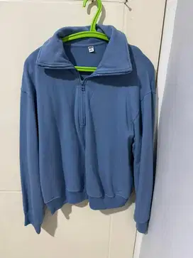 Sweater uliqlo preloved
