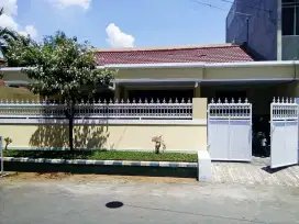 RUMAH HOOK SIAP HUNI DI BENDUL MERISI, ROW 2 MOBIL
