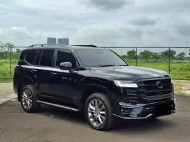 TOYOTA LAND CRUISER 3.3 VXR 70TH ANNIVERSARY LOW KM