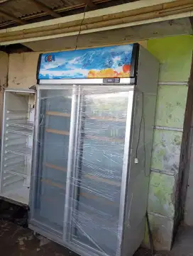 Showcase 2 pintu GEA normal