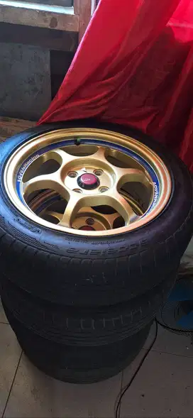 DIJUAL VELG DAN BAN TEBAL
