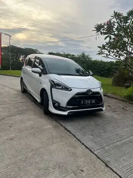 Toyota Sienta Q matic 2017