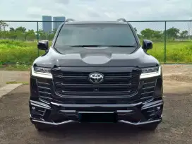 Toyota Land Cruiser VXR VX-R LC300 2022