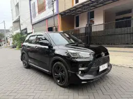 TOYOTA RAIZE GR 1.0 CVT 2022 HITAM KM LOW