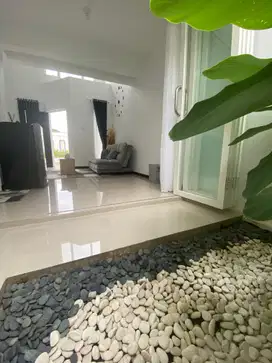 Huhnian villa 2lantai dekat wisata