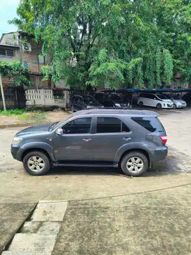 Toyota Fortuner 2009 Bensin