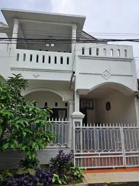 JUAL CEPAT RUMAH SIAP HUNI DEKAT PLAZA CIBUBUR