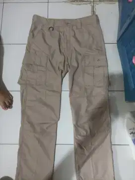Celana cargo Merk Eiger ORI size 32