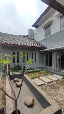 7,5 M Rumah Ratnasasih KBP depan sekolah CBS lt 420 lb 350 kolamrenang