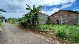 Tanah Pinggir Jalan Aspal Langkapura