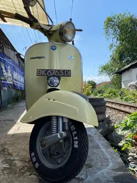 JUAL VESPA SPRINT BAGOL 1974 yellow tasikmalaya