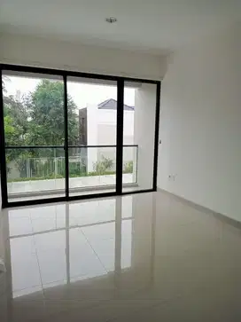 DISEWA RUMAH KAWASAN MILENIAL PIK 2 6x15 ADA KITCHEN SET, AC, HORDEN