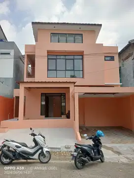 Disewakan rumah cluster santorini sentul city