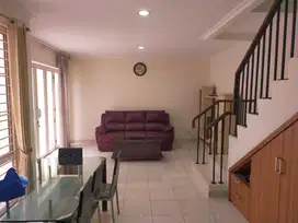 Rumah Dekat Sekolah, Kampus dan Mall di Rolling Hills Lippo Karawaci
