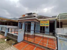 Dijual Villa Di Komplek Cemara Asri Medan - Jalan Cempaka