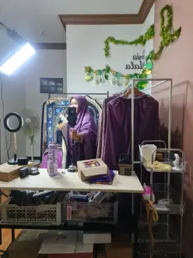 HOST LIVE STREAMING
