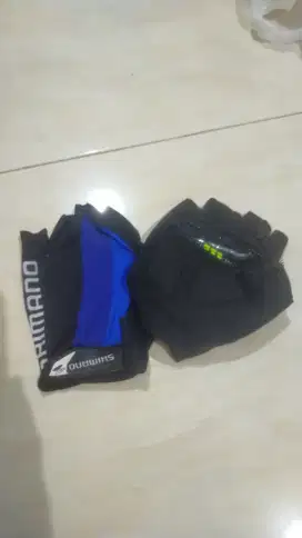 Sarung tangan gowes