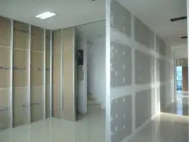 Ruangan partisi keamanan kantor dan usaha