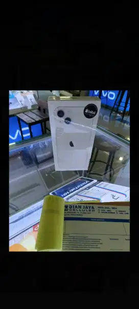 iPhone 13 128gb starlight putih garansi resmi tAm iBox GDN blibli