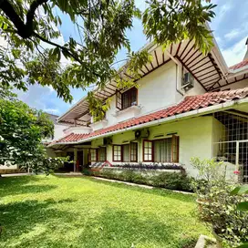 Rumah Lokasi Bagus Dalam Komplek Besar