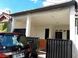 Disewakan rumah 3 kamar, lokasi strategis