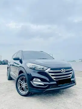 HYUNDAI  TUCSON XG 2016. AT HITAM