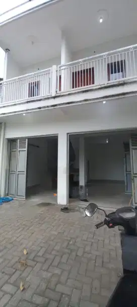 Disewakan ruko 2 lantai istimewa Seputaran Jalan Kabupaten