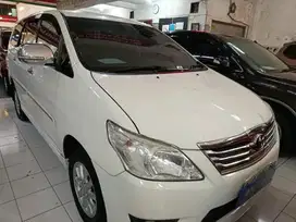 TOYOTA 2014 KIJANG INNOVA V 2.0 A/T PUTIH OTOMART 286 KENJERAN