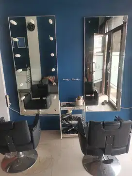 Dijual Borongan Murah aja. Perlengkapan Salon sudah lengkap.
