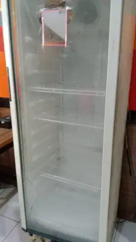 Di jual Showcase