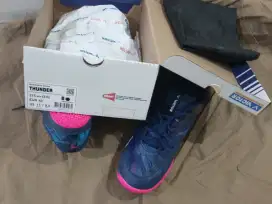 Dijual sepatu Victor/Thunder (43-/27,5 insole]