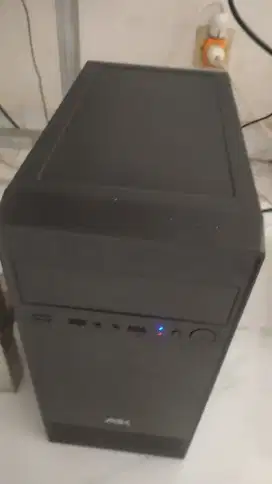 Komputer 1 set. AMD ryzen 3