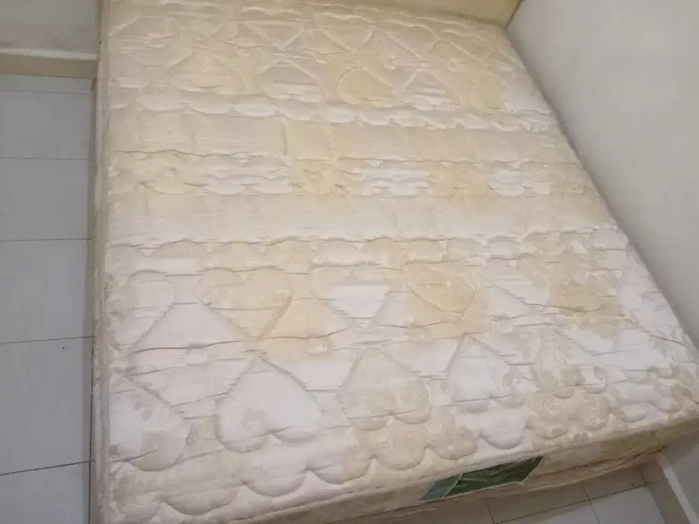 Spring bed atas bawah