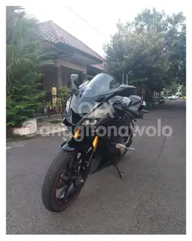 Yamaha R15 v3 (2018) Full Black Solid | Full Paper | Low KM | Like New