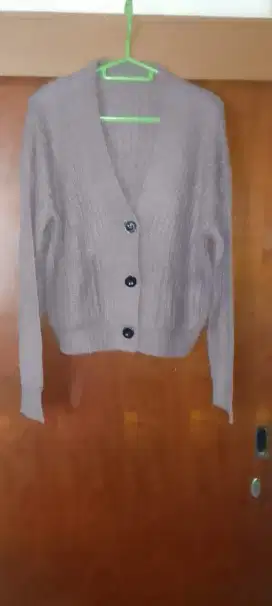 D jual cepat sweater baru rajut. Harga murah.