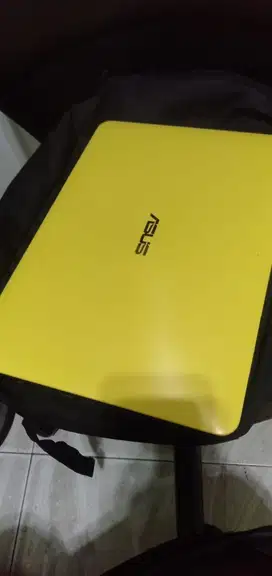 Laptop Asus a455l yellow