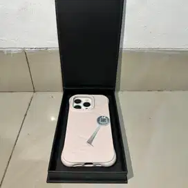 Casetify case iphone 14 pro/ 15 pro likenew