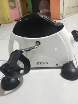 Sepeda statis zeus