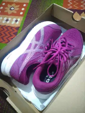 Sepatu Jalan/Lari Wanita no. 37-38