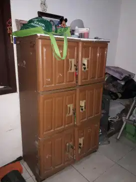 Lemari 3 tingkat. Baca Deskripsi.