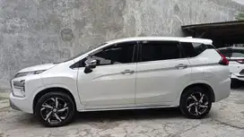 DIJUAL - MITSUBISHI XPANDER ULTIMATE 2022 / PUTIH (WHITE PEARL)