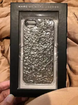 Casing iphone 5 silver marc by marc jacobs