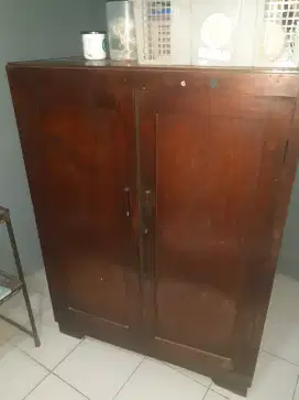 Lemari jati kuno usia -/+50 th