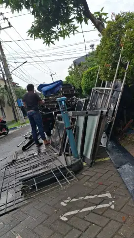 Rombeng jual beli barang bekas rongsok pangilan
