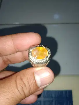 Batu Yellow saphire