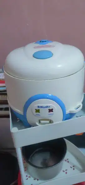 Mejikom merk Miyako ukuran 0,6 L