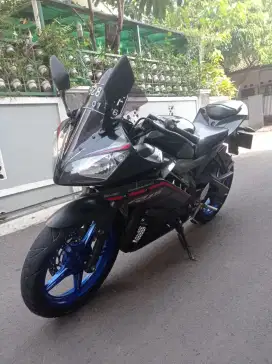 Yamaha R15 V2 tahun 2015