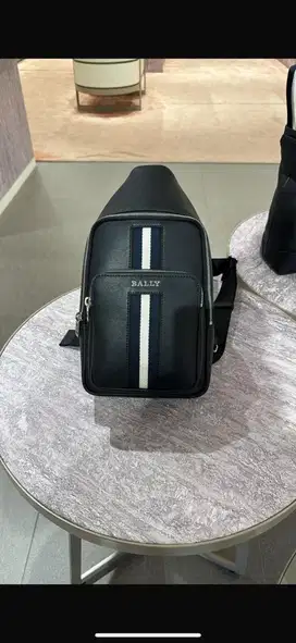 Tas bally Pria, second masih sangat bagus
