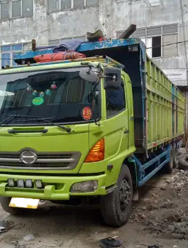 Hino FL260JW 2012