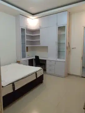 Sewa/Jual Rumah Nyaman Siap Huni Terjangkau Banyak Kamar Bisa Nego
